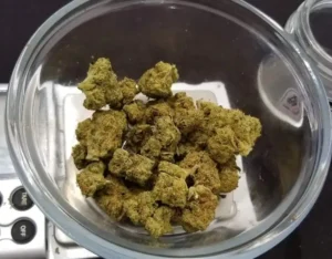 Read more about the article How Many Grams Is a Quarter of Weed?